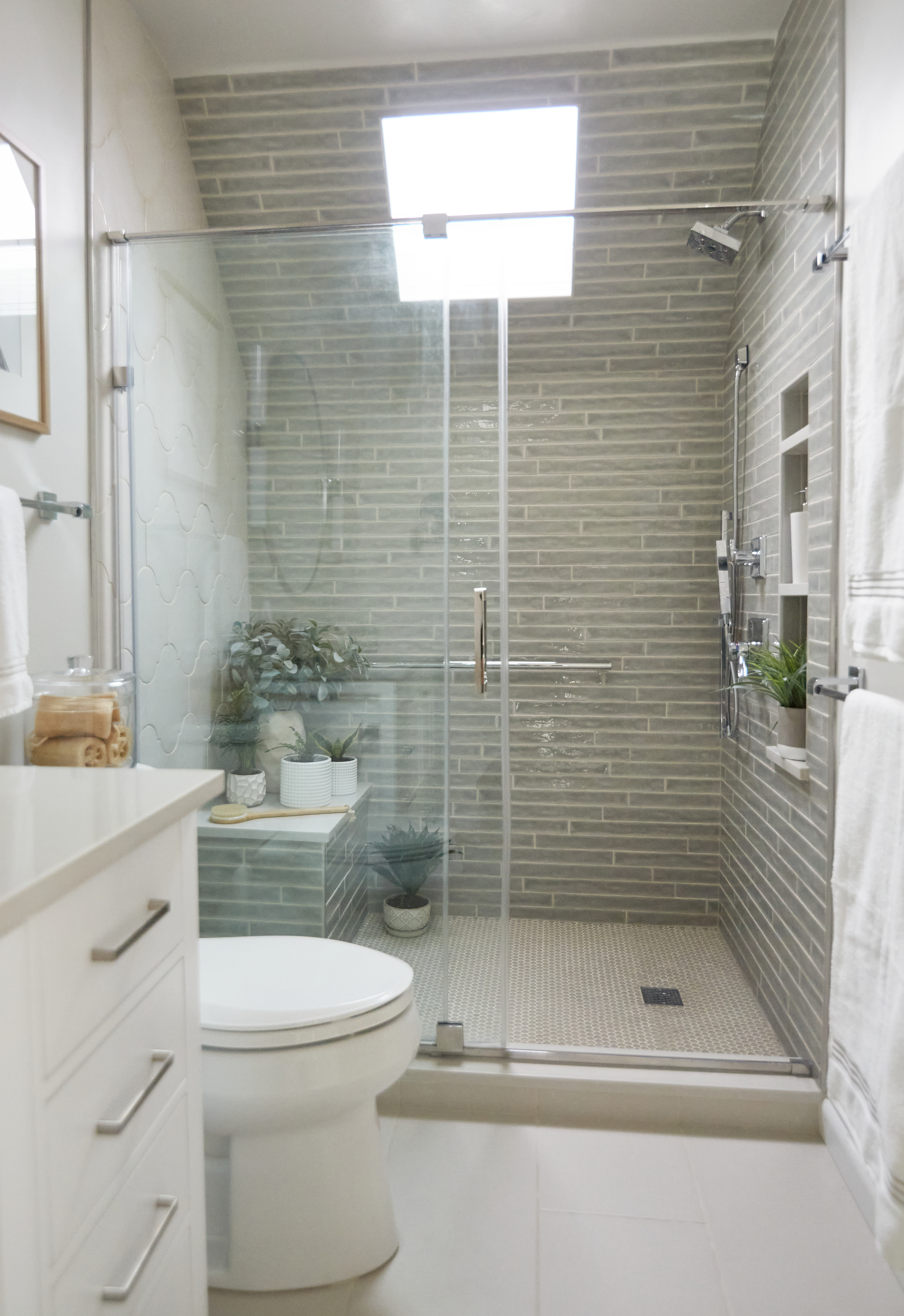 Walk-in glass surround